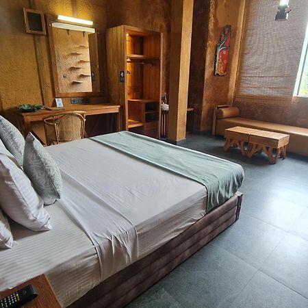 Quick Stop Inn Канди Екстериор снимка