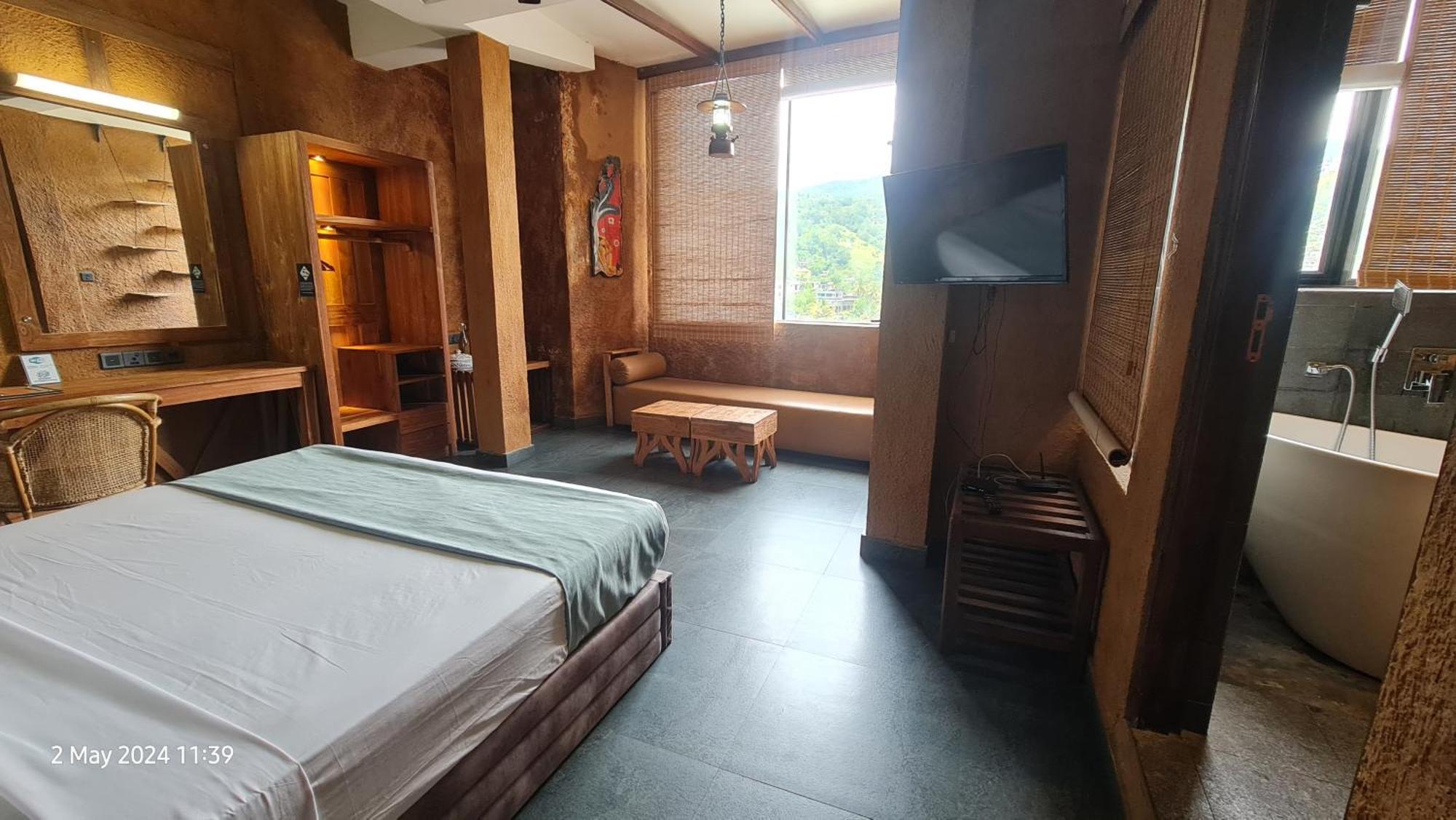 Quick Stop Inn Канди Екстериор снимка